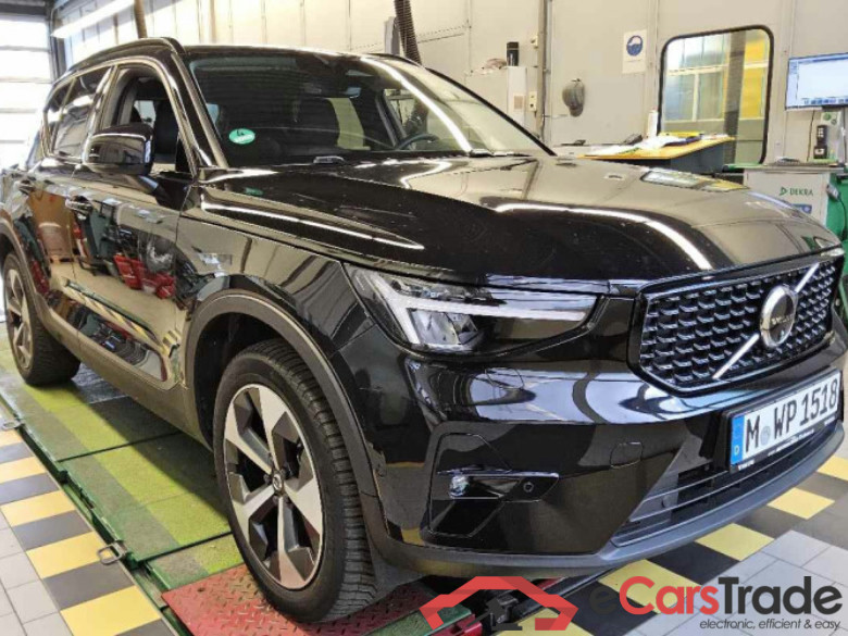 Volvo XC40 (2017->) DE - SUV5 B4 2WD EU6d, Plus Dark, (Facelift) 2022 - 2024 #2