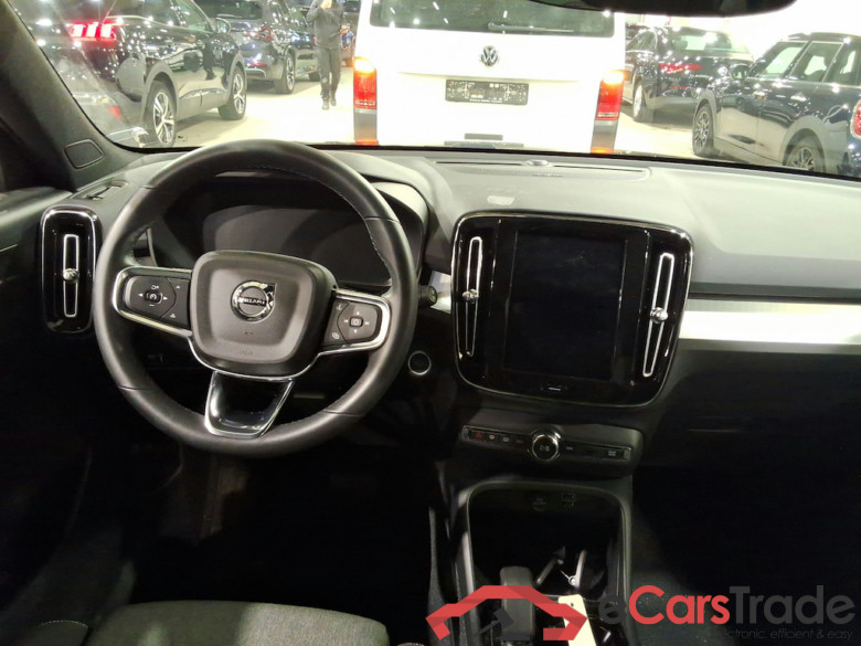 VOLVO XC40 1.5 T2 PLUS LIMITED EDITION AUTO #6