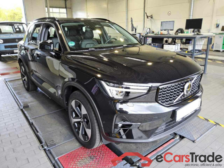 Volvo XC40 (2017->) DE - SUV5 B4 2WD EU6d, Plus Dark, (Facelift) 2022 - 2024 #2