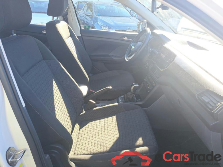 VOLKSWAGEN T-Cross / 2018 / 5P / todoterreno Advance 1.0 TSI 85kW (115CV) DSG (AC) #6