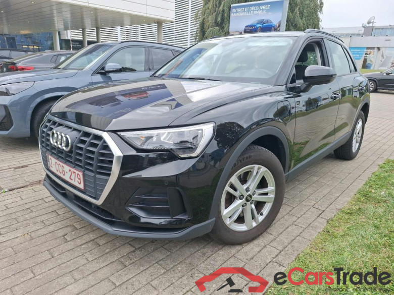 AUDI Q3 1.4 45 TFSI E S TRONIC