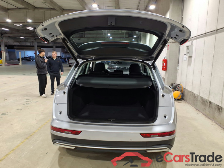 AUDI Q5 2.0 35 TDI S TRONIC BUS. ED. ATTRACTION #3