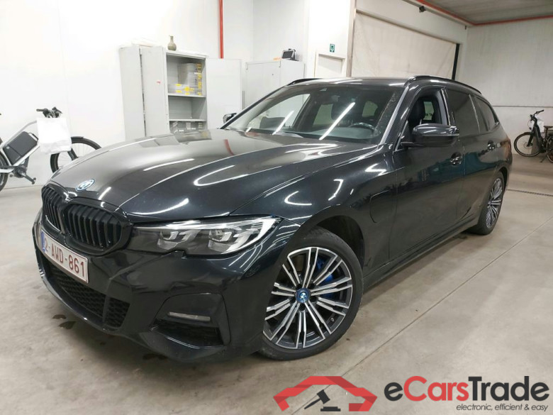 BMW - BMW 3 TOURING 320e 204PK M Sport With Alcantara Sensatec Heated Sport Seats & Parking Assistant Pack  * HYBRID *