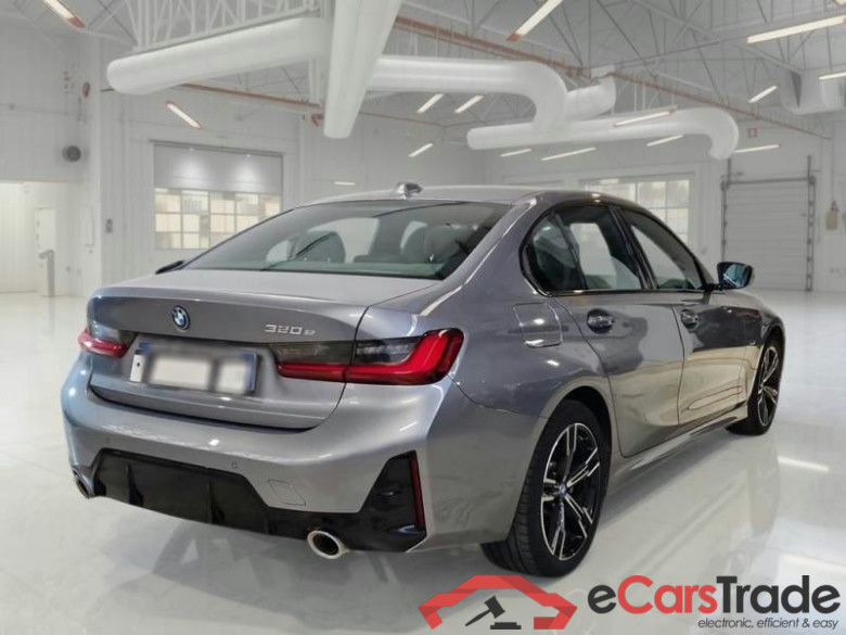 BMW SERIE 3 / 2022 / 4P / BERLINA 320E MSPORT AUT. #2