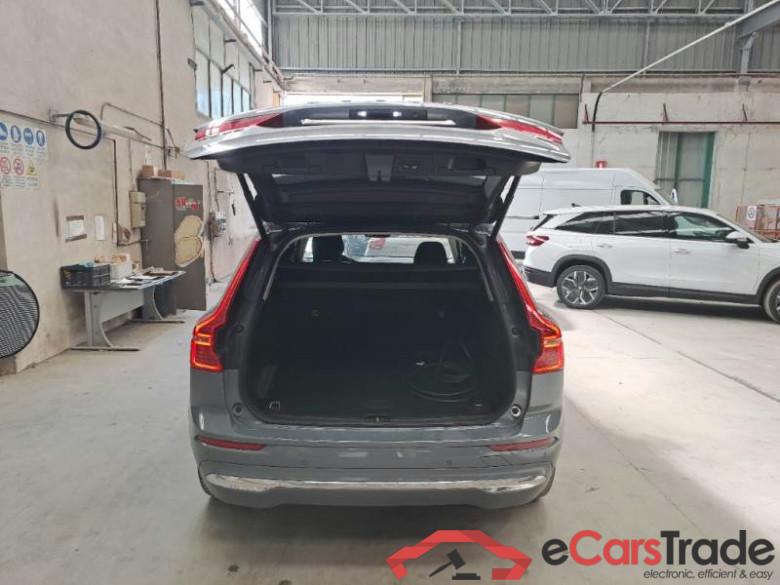 VOLVO XC60 / 2021 / 5P / SUV T6 PLUG-IN AWD AUTO CORE #5
