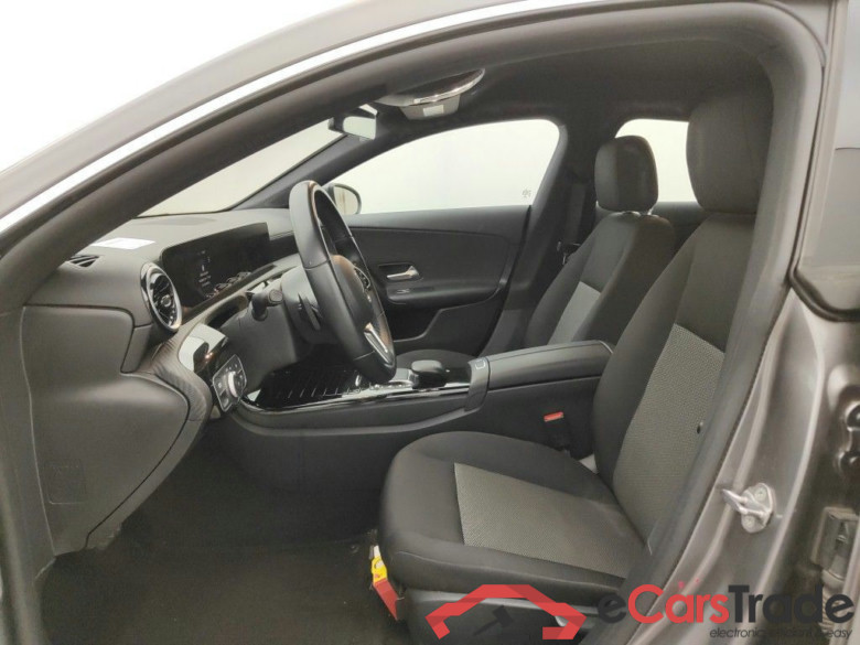 Mercedes-Benz CLA Shooting Brake CLA 180 d Business Line 5d #3