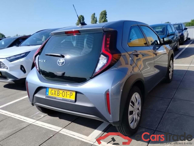 TOYOTA Aygo X 1.0 VVT-i MT Play #4