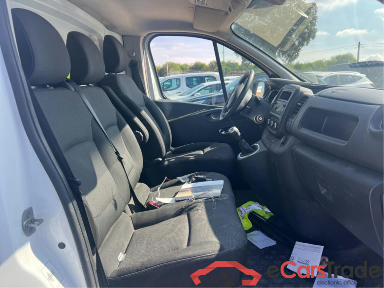 RENAULT Trafic / 2019 / 4P / furgón Furgón 27 L1H1 Energy Blue dCi 70 kW- SS #6