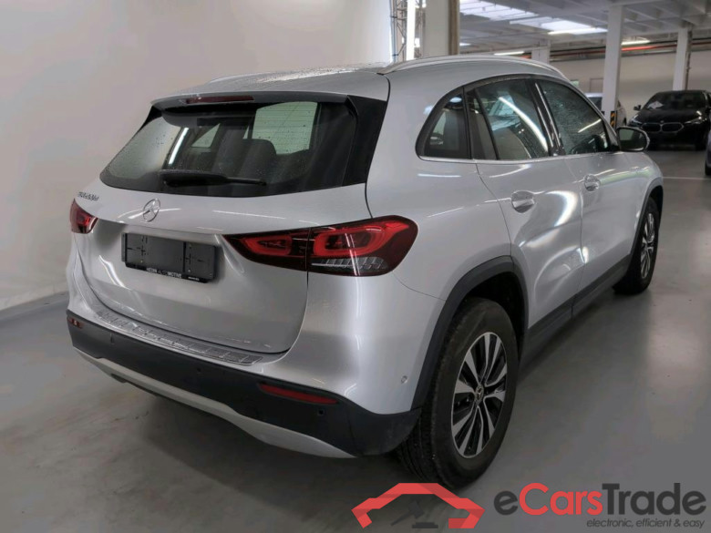 MERCEDES-BENZ GLA 2.0 GLA 200 D DCT BUSINESS LINE #4
