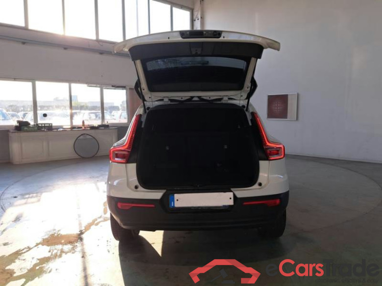 VOLVO XC40 / 2017 / 5P / SUV T3 GEARTRONIC #5