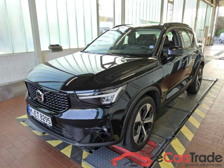Volvo XC40 (2017->) DE - SUV5 B4 2WD EU6d, Plus Dark, (Facelift) 2022 - 2024 #1