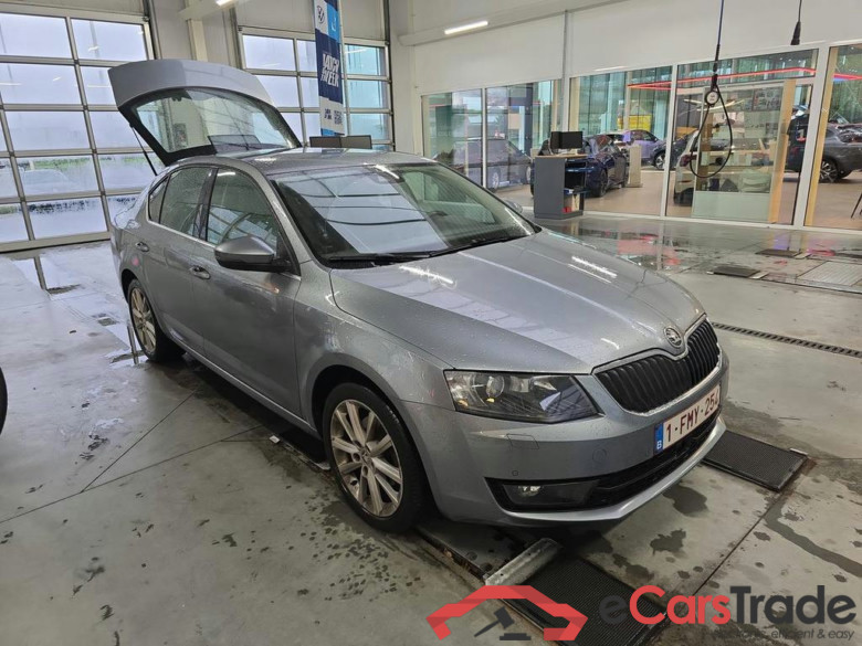 SKODA Octavia Dsl 1.6 CR TDi Elegance DSG #2