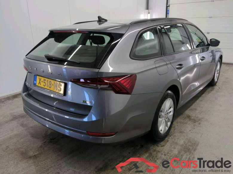 SKODA Octavia Combi 1.5 TSI Bns Edition #2