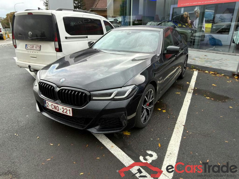 BMW 5 PHEV (G30 LCI) 520eAS