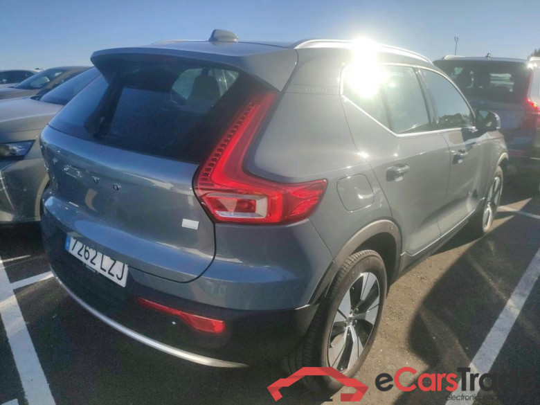 VOLVO XC40 / 2021 / 5P / todoterreno 1.5 T4 Recharge PHEV Core Auto #2