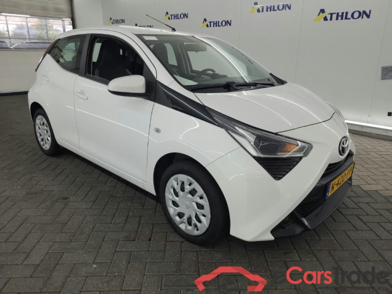 TOYOTA Aygo 1.0 VVT-i x-play 5D 53kW #2