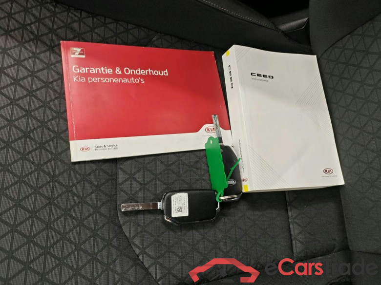 Kia Ceed Sportswagon 1.5 T-GDi MHEV DCT DynamicLine 5d #4