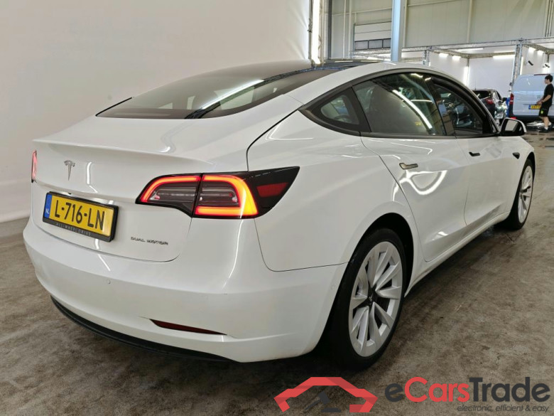 Tesla Model 3 Long Range Dual Motor AWD 4d #2