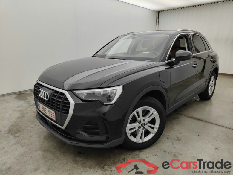 Audi Q3 45 TFSI e S tronic 5d #1