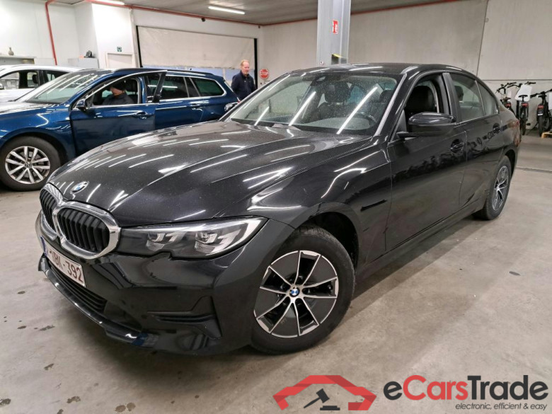 BMW - BMW 3 BERLINE 316dA 122PK Business Edition With Heated Sport Seats & PDC Front & Rear #1
