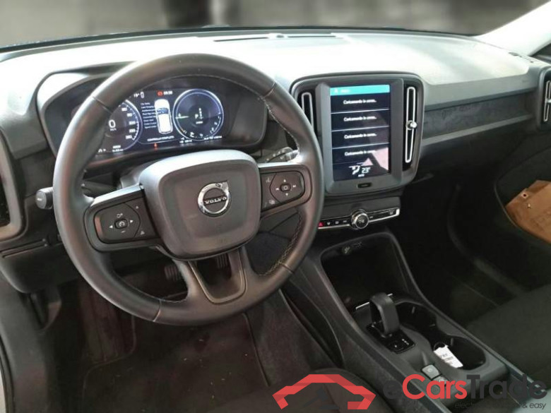 VOLVO XC40 / 2021 / 5P / SUV T4 RECHARGE PLUG-IN AUTO ESSENTIAL #3
