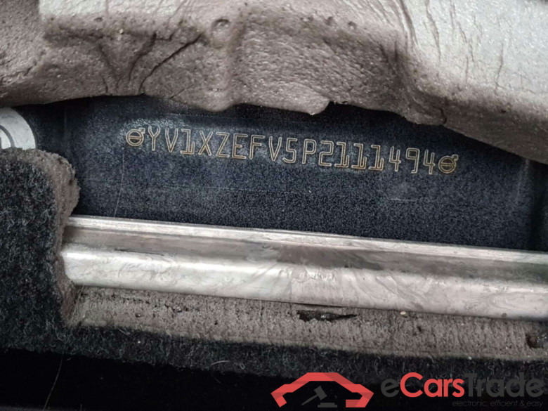 VOLVO XC40 RECHARGE CORE #5