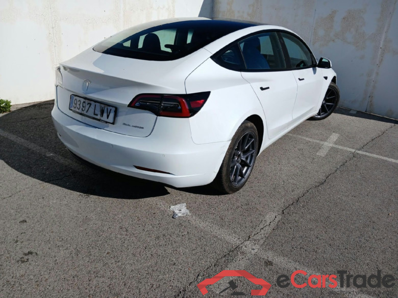 TESLA Model 3 / 2018 / 4P / sedán Gran Autonomía AWD #2