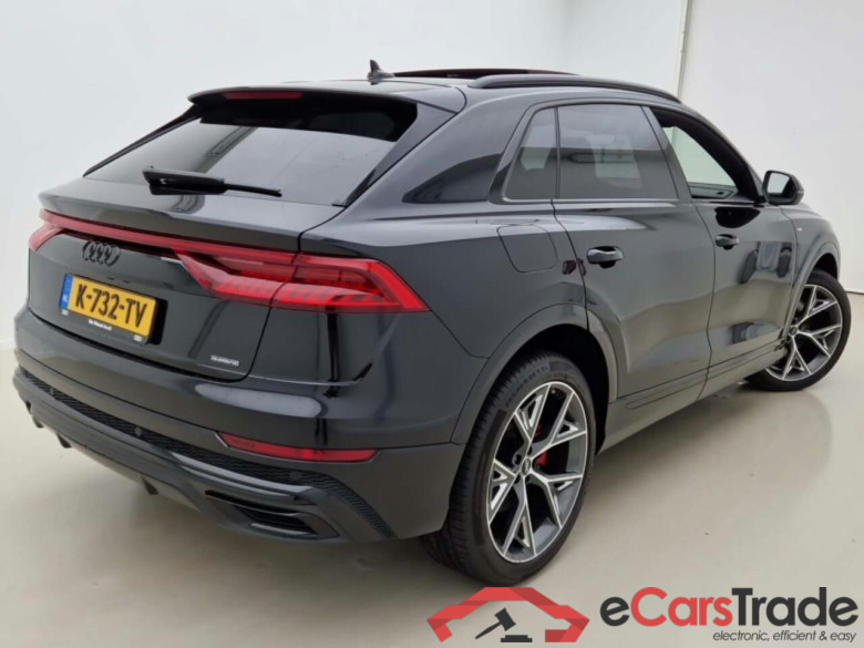 AUDI Q8 60 TFSI e quattro Competition #2