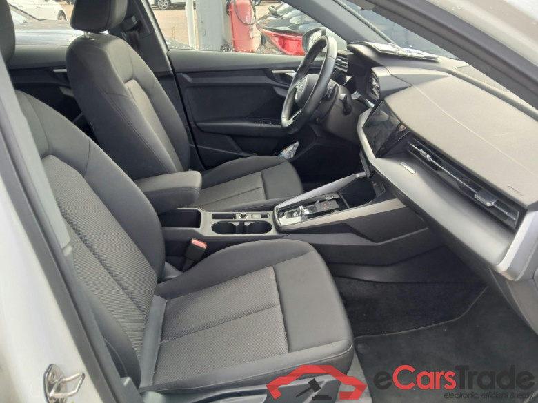AUDI A3 / 2020 / 5P / berlina con portón Sportback 30 TFSI 81kW (110CV) S tronic #6