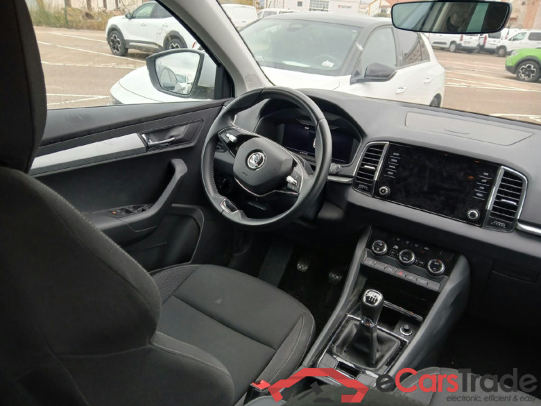 SKODA Karoq / 2017 / 5P / todoterreno 2.0 TDI 85kW (115CV) Ambition #3