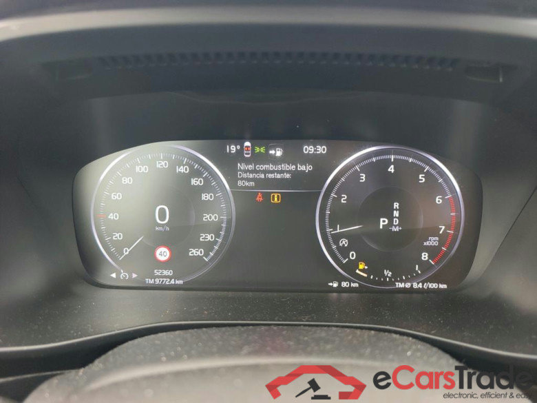 VOLVO XC40 / 2017 / 5P / todoterreno 1.5 T3 Momentum Core Auto #4