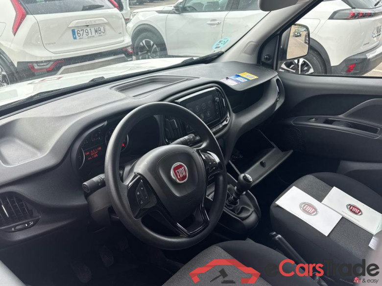 FIAT Doblò Cargo/2015/4P/furgón derivado de turismo Cargo SX 1.6 Mjet 66kW (90CV) #3