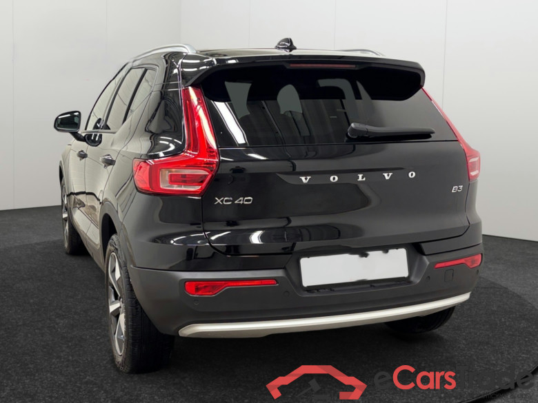 Volvo XC40 Core DCT 2.0 B3 Mild Hybrid #3