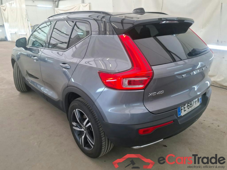 VOLVO XC40 5p SUV D4 AWD AdBlue 190 Geartro 8 R-Design #2