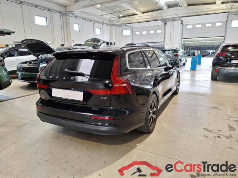 VOLVO V60 / 2019 / 5P / STATION WAGON B4 D AUTOM.CORE #2