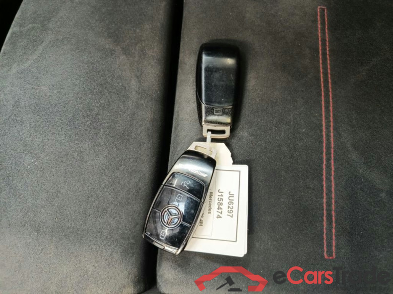 *MERCEDES CLASSE GLA AMG (H247) GLA 35 AMG 306 4-Matic 5d #4