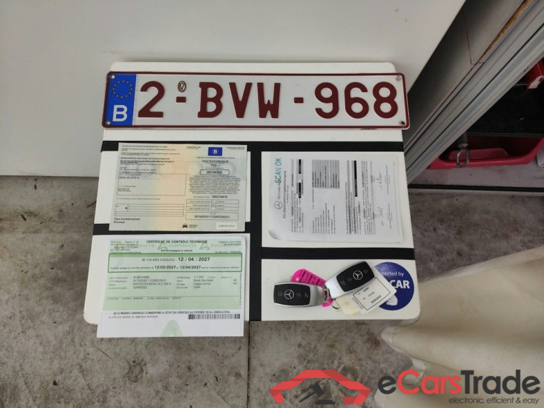 Mercedes-Benz GLC GLC 300 de 4MATIC 5d #4