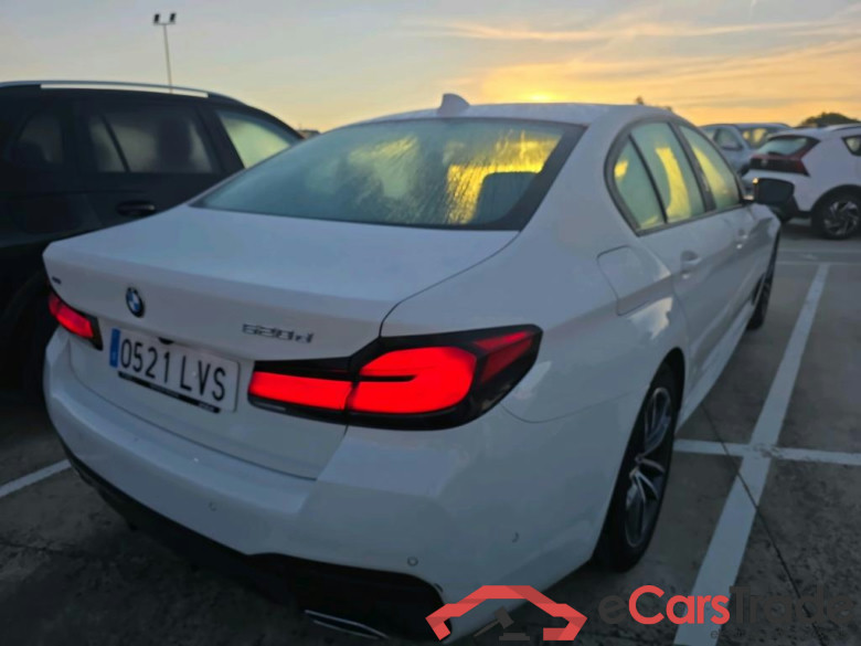 BMW Serie 5 / 2020 / 4P / sedán 520dA xDrive #2