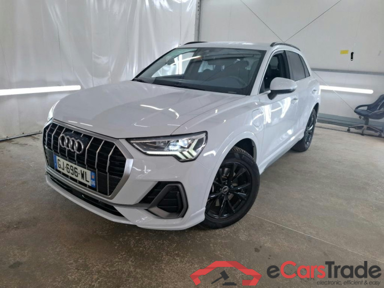 AUDI Q3 / 2018 / 5P / SUV 45 TFSI E 245 S TRONIC S LINE #2