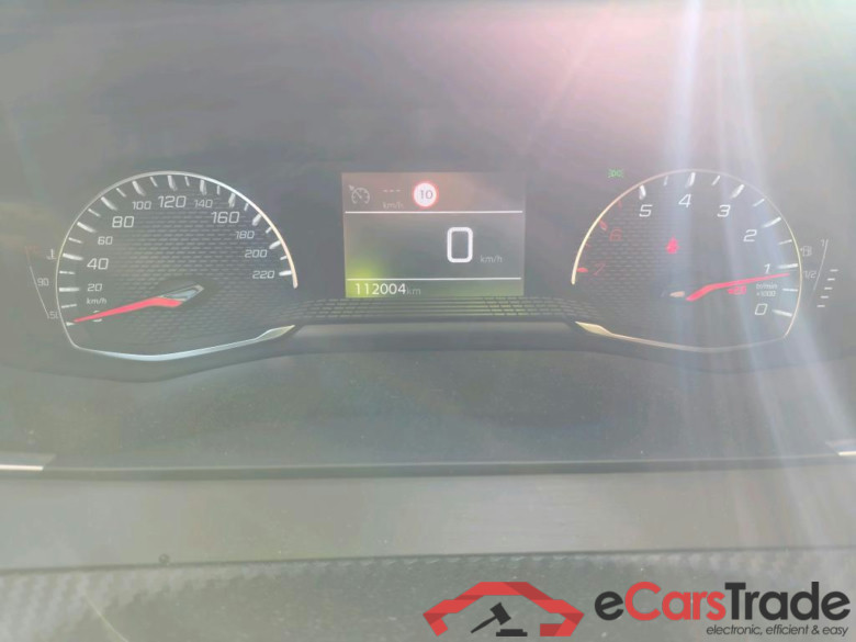 PEUGEOT 208 / 2019 / 5P / berlina con portón BlueHDi 73kW (100CV) Active Pack (AC) #4