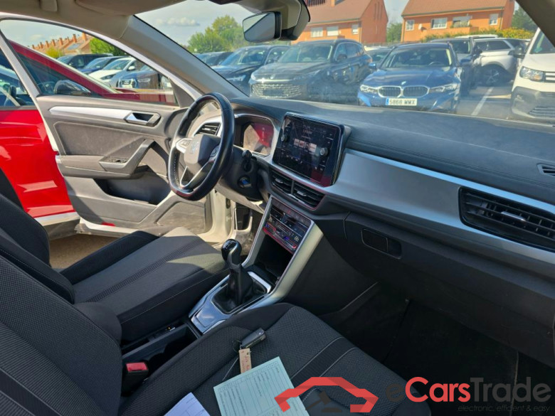 VOLKSWAGEN T-Roc / 2021 / 5P / todoterreno Life 2.0 TDI 85kW (115CV) (AC) #6