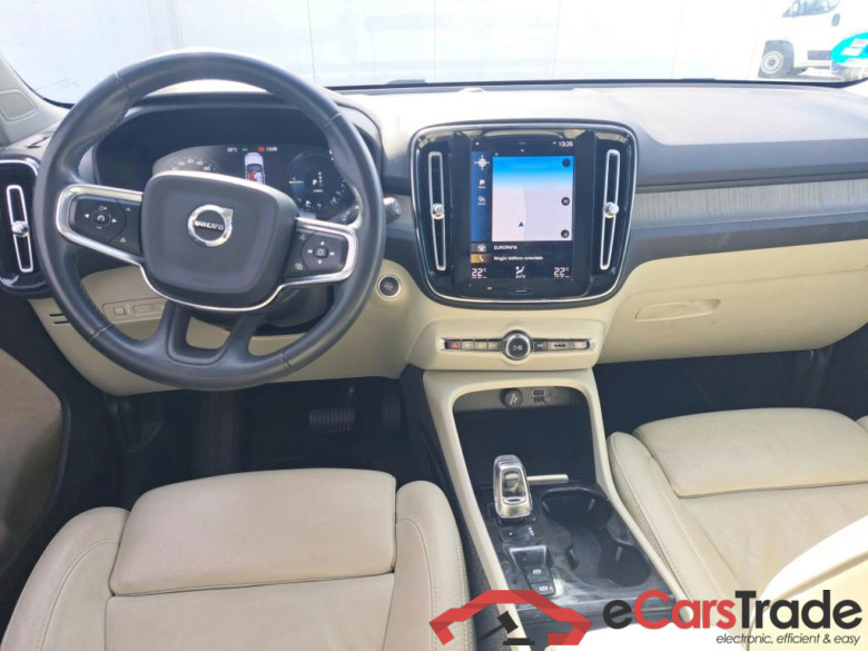 VOLVO XC40 / 2017 / 5P / todoterreno 1.5 T4 Twin Recharge Inscription Auto #3