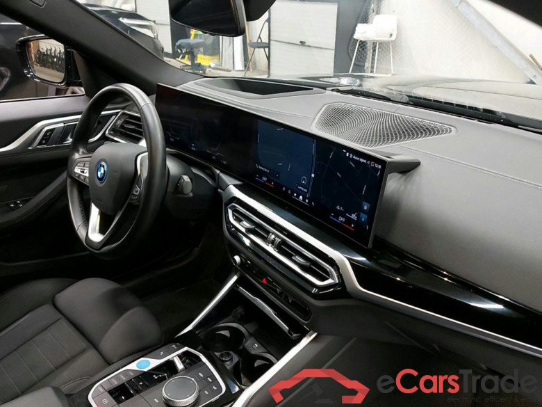 BMW I - BMW I4 eDrive40 340PK With Climatic & Navigation & Pack Business & Park Sensors Front & Rear & Camera & Power Foldable Towing Hook * ELECTRIC *   ***    REGISTRATION    07/03/2024    *** #3