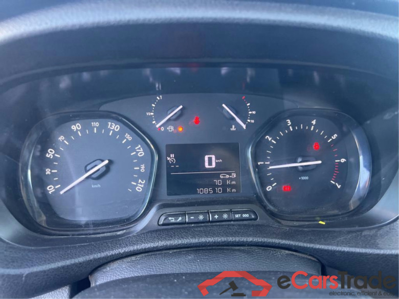 PEUGEOT Expert / 2016 / 4P / furgón Furgón Premium 1.5 BlueHDi 100 Standard (AC) #4