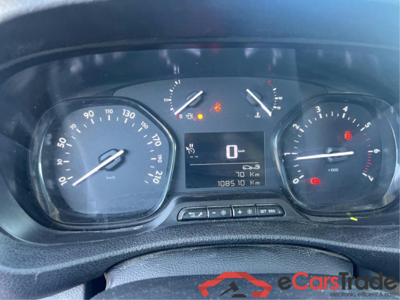 PEUGEOT Expert / 2016 / 4P / furgón Furgón Premium 1.5 BlueHDi 100 Standard (AC) #5