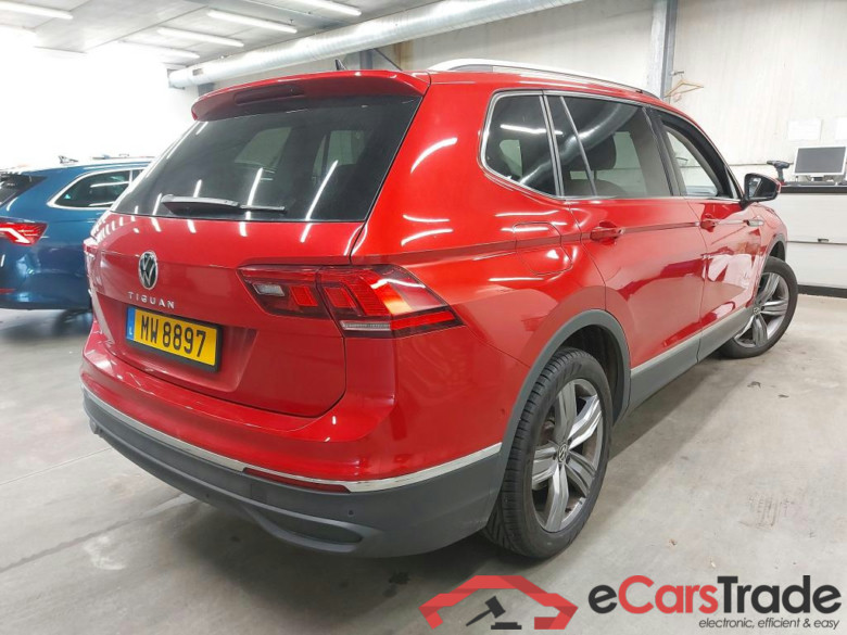 VOLKSWAGEN - VW  TIGUAN Allspace TSI 150PK DSG Life With Nav Discover Media & Third Row Seats & Area View & Rear View & Park Assist & 19 Inch Alloy & Towing Hook & Pano Roof * PETROL * #2