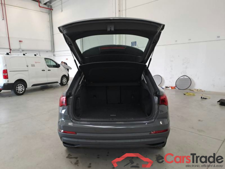 AUDI Q3 / 2018 / 5P / SUV 45 TFSI E S TRONIC BUSINESS #5