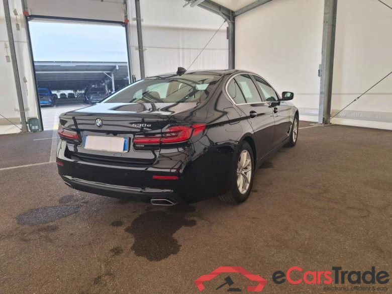 BMW SERIE 5 / 2020 / 4P / BERLINA 530E BUSINESS AUTO #2