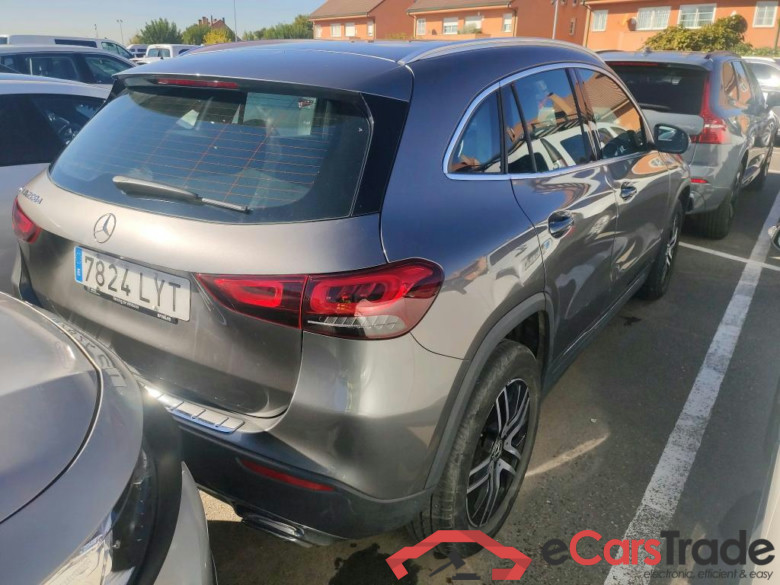 MERCEDES-BENZ GLA / 2020 / 5P / todoterreno GLA 200 D #2