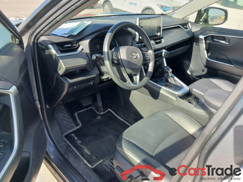 TOYOTA Rav4 / 2018 / 5P / todoterreno 2.5l 220H Advance #3